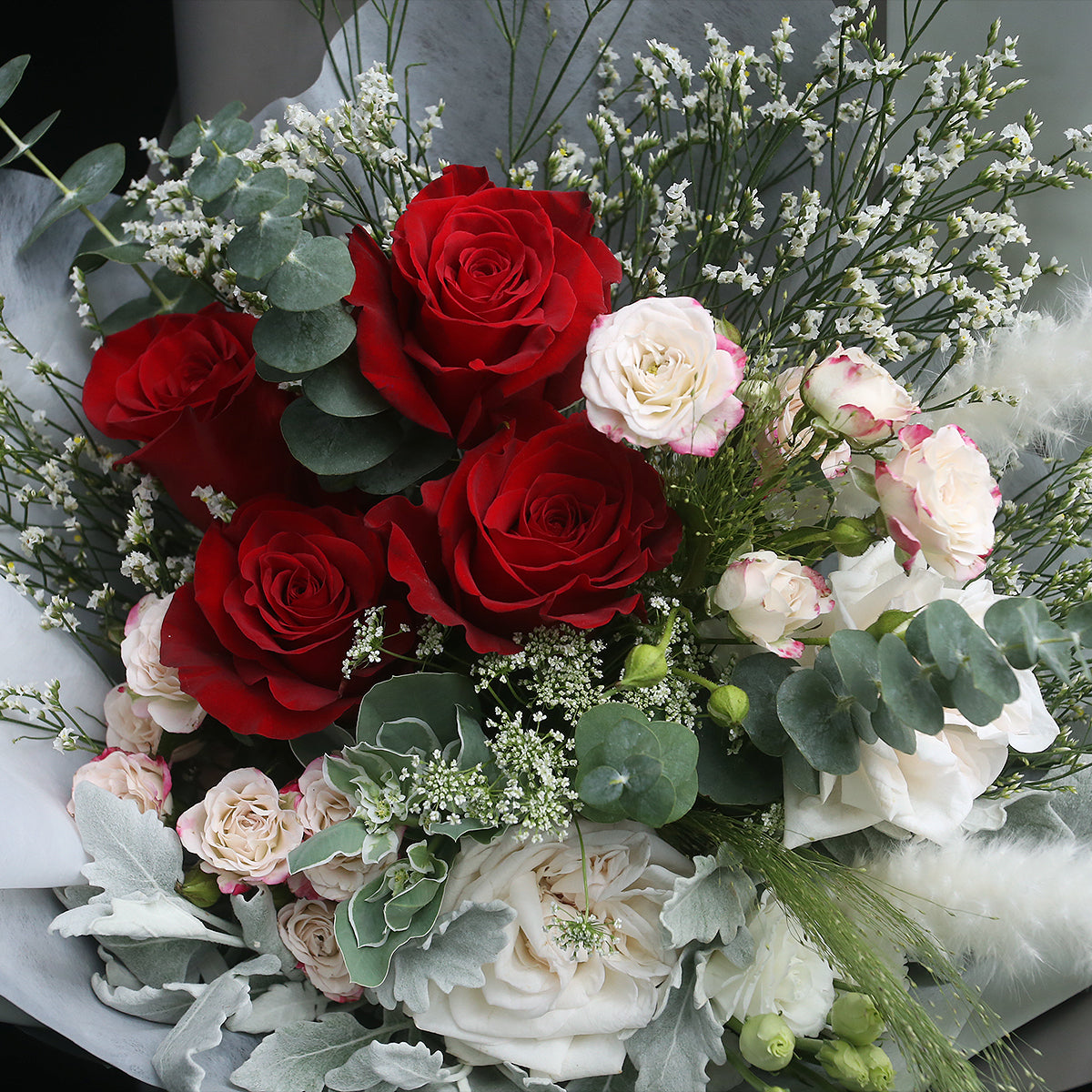 紅玫瑰庭園玫瑰及小玫瑰花束|Red & White Garden Rose freshBouquet