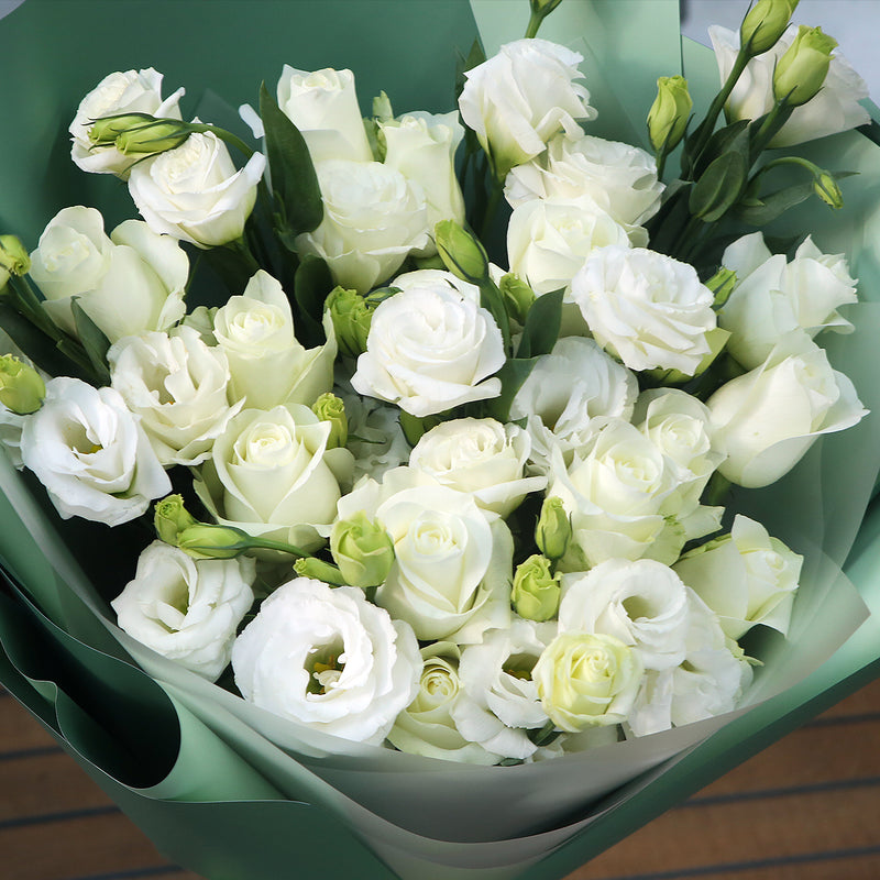 White Rose & Eustoma Bouquet 白玫瑰及桔梗花束