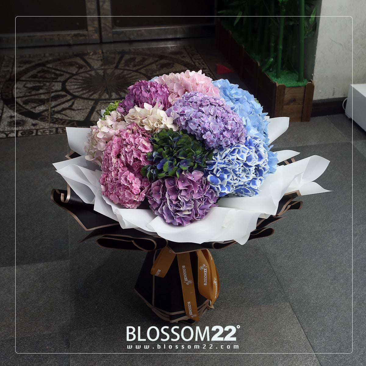 12 混色繡球花束｜12 Mixed Hydrangea Bouquet