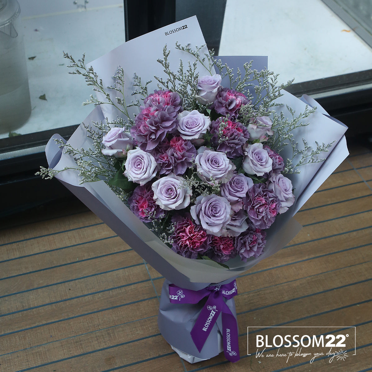 24 紫玫瑰雙色康乃馨花束｜24 Purple Roses ＆ Dual Tone Carnation