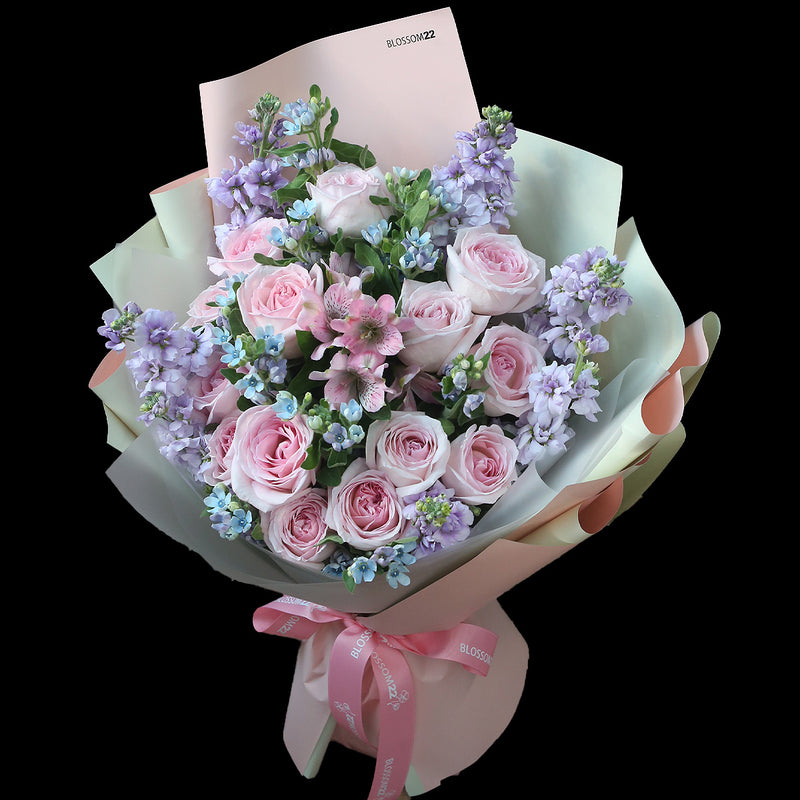 淺粉庭園玫瑰紫羅蘭藍星花秘魯百合花束｜Pink Ohara Roses Hoary Stock Peruvian Lily Bouquet