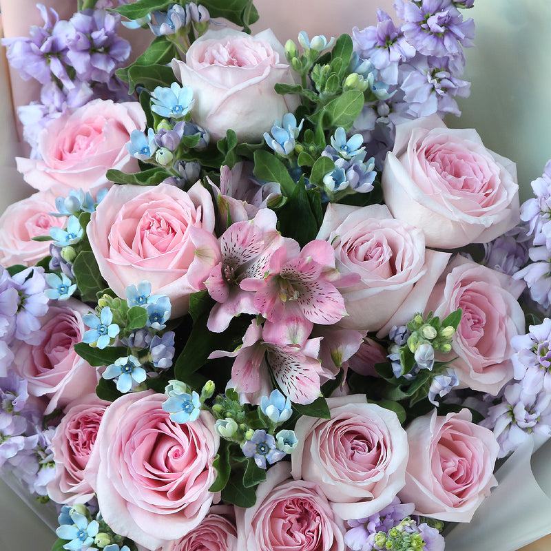 淺粉庭園玫瑰紫羅蘭藍星花秘魯百合花束｜Pink Ohara Roses Hoary Stock Peruvian Lily Bouquet