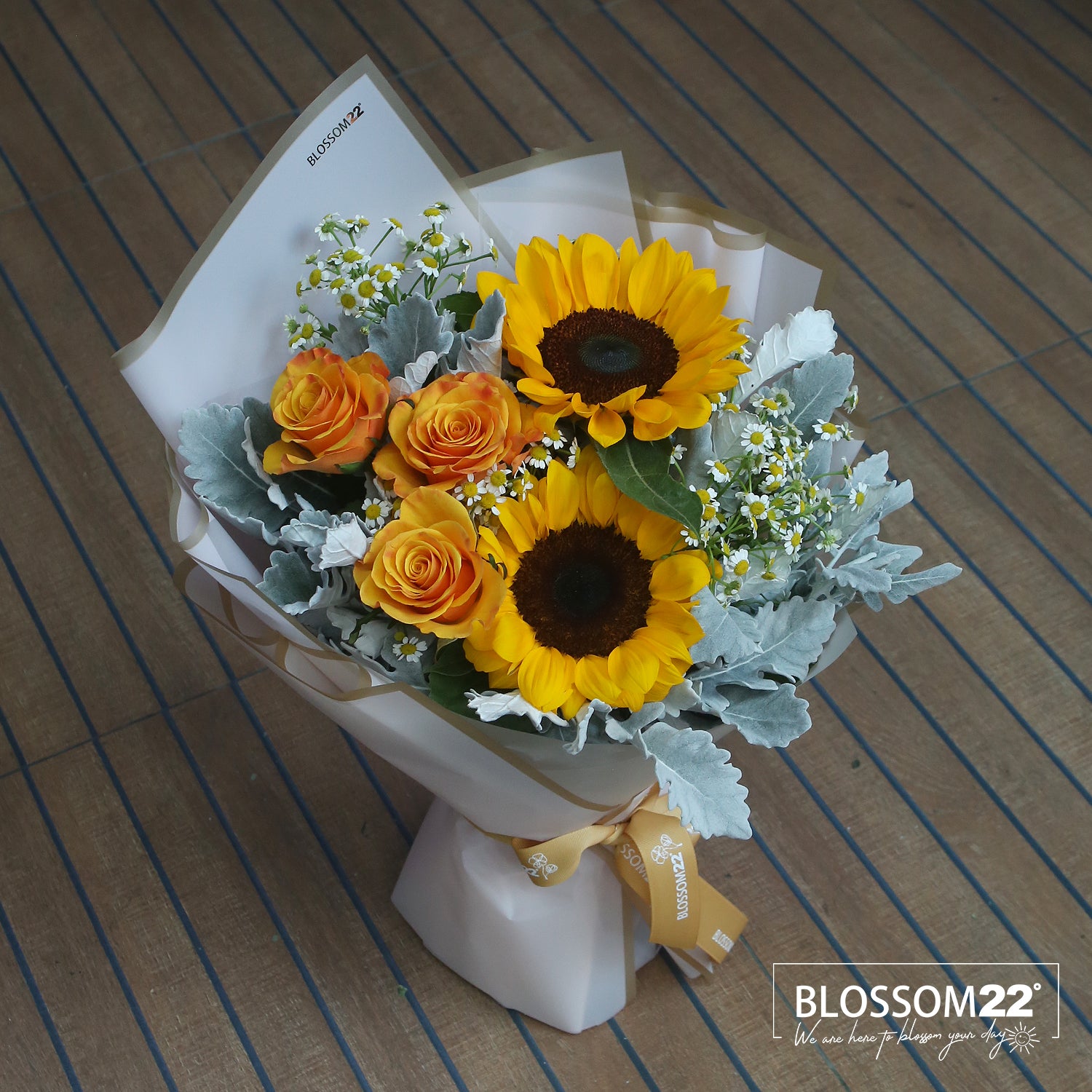 2 太陽花玫瑰花束Sun Flower & Rose Bouquet （母親節花束