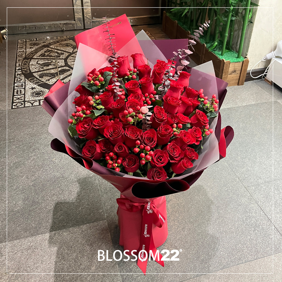 52枝 紅玫瑰豪華版求婚花束｜52 Red Roses Luxary Wrap Bouquet (52Red+)