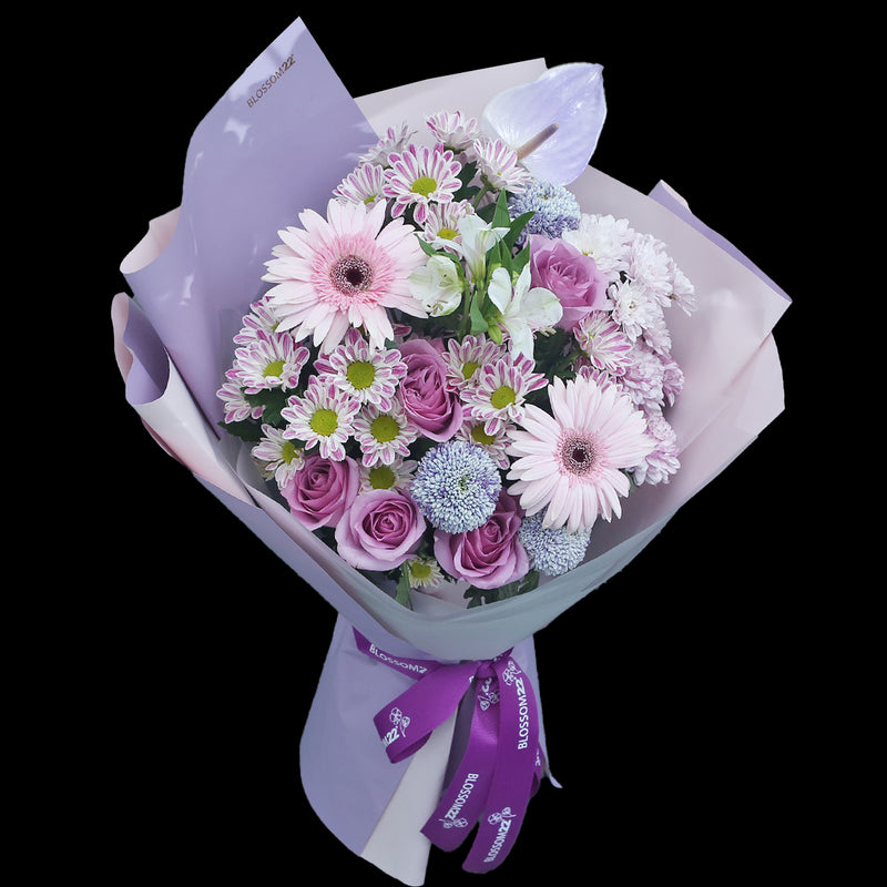 紫玫瑰非洲菊掌花束｜Purple Rose Barberton Daisy & Peace Lily Bouquet