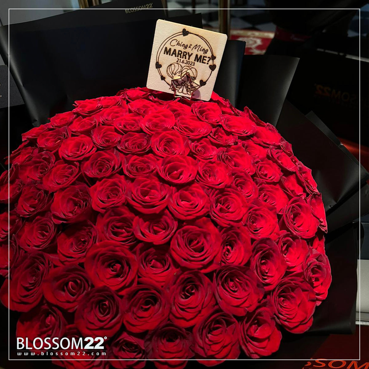 99枝 紅玫瑰求婚花束  99 Red Roses Bouquet