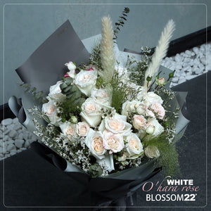 19枝 粉白庭園玫瑰小玫瑰花束｜19 White O'Hara Garden Rose & Spray Rose Bouquet