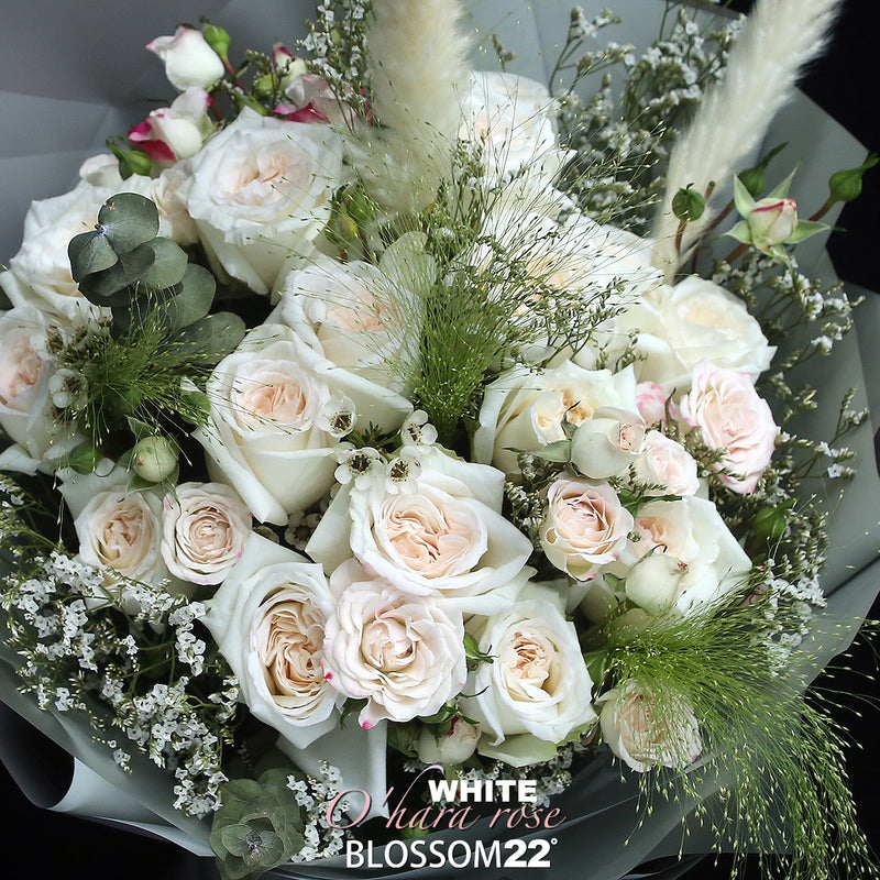 19枝 粉白庭園玫瑰小玫瑰花束｜19 White O'Hara Garden Rose & Spray Rose Bouquet