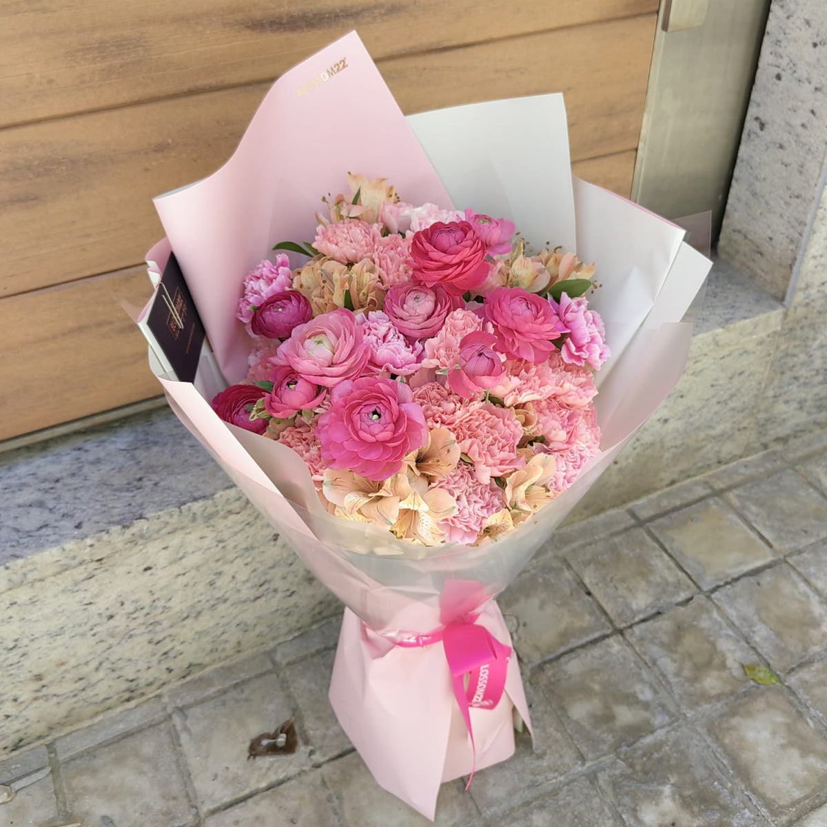 混色康乃韾洋牡丹秘魯百合花束｜Mixed Pink Carnation Ranunculus ＆ Peruvian Lily Bouquet