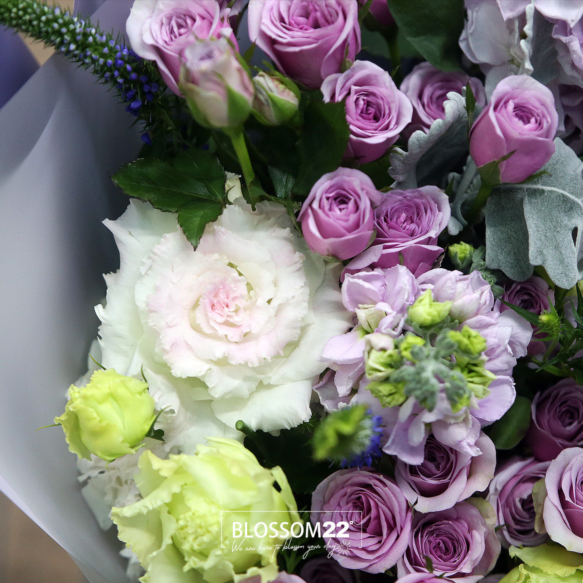 Spray Purple Rose, Eustoma ＆ Hoary Stock Bouquet｜多頭紫玫瑰桔梗紫羅蘭花束(Purple Castle）