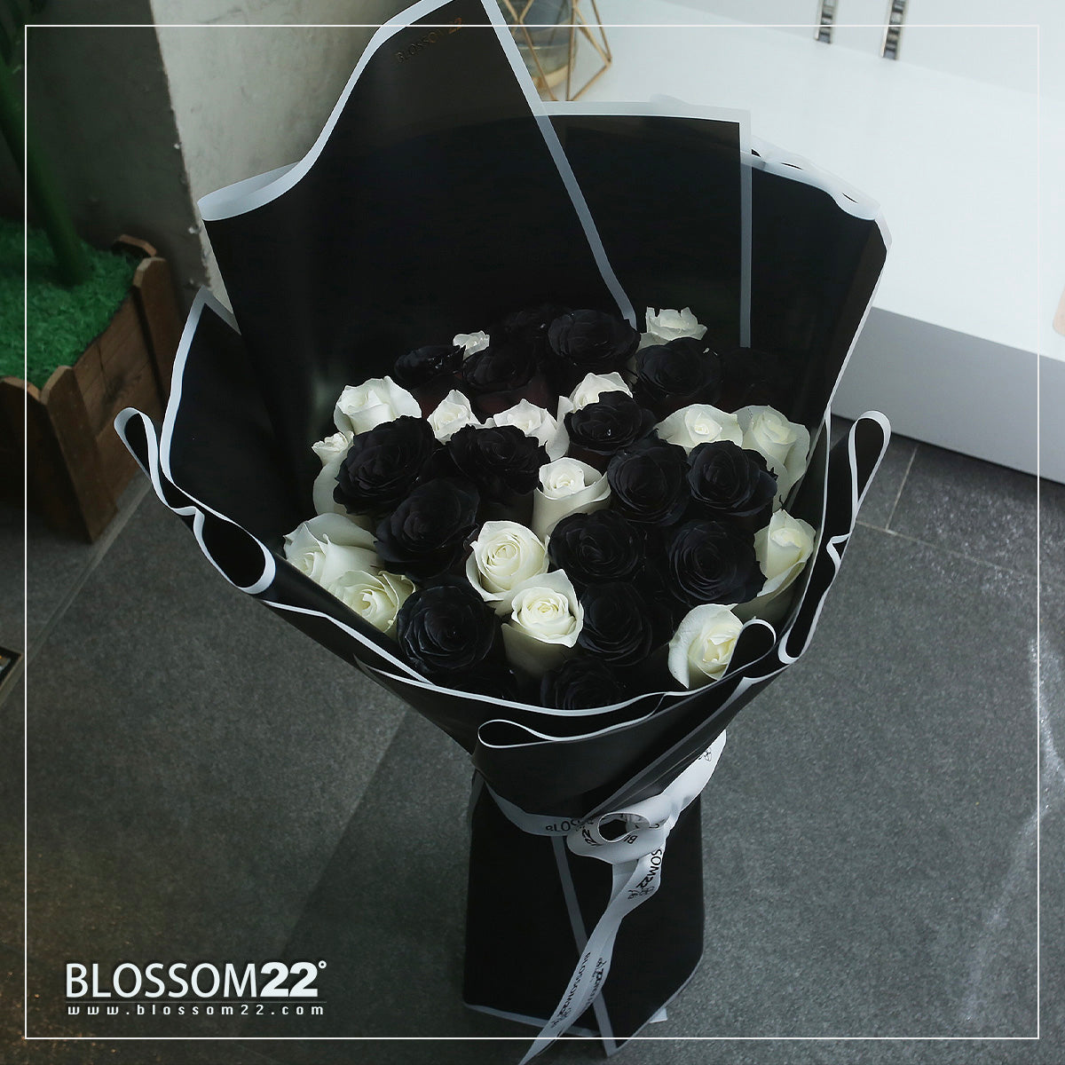 33 染黑白玫瑰花束｜33 Dyeing Dark & Whites Roses Bouquet (tuxedo) 花束 bouquet 鮮花束 Blossom22°