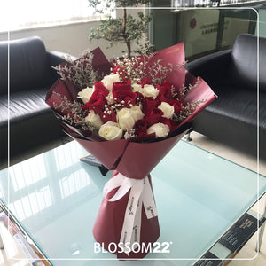33枝 紅白玫瑰花束｜33 Red and White Roses (RED LOVE 33) 花束 bouquet 鮮花束 Blossom22°